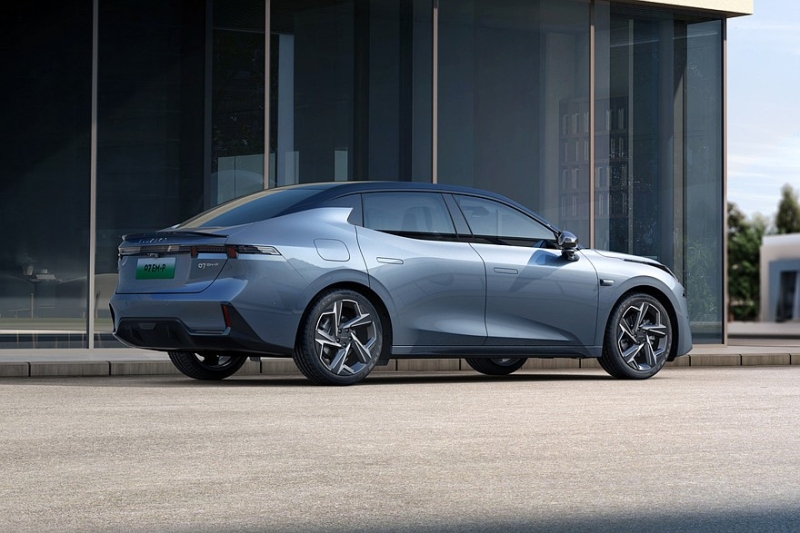 Мощный седан Lynk & Co 07 от Geely и Volvo: продажи начались