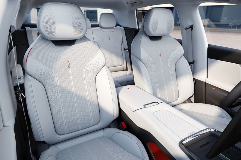 Мощный седан Lynk & Co 07 от Geely и Volvo: продажи начались