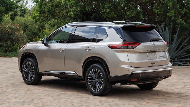 Nissan собирается отложить производство «зелёных» седанов в США, заменив их кроссоверами