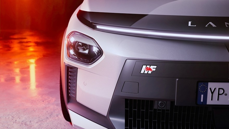 Первые фотографии дорожного хот-хэтча Lancia Ypsilon HF и раллийного Ypsilon Rally 4 HF