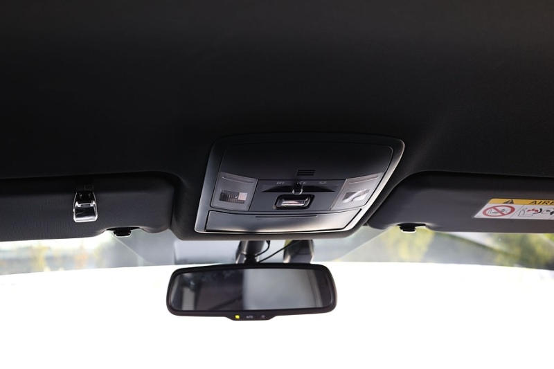 Toyota RAV4 IV (XA40) с пробегом: идеальный ржавеющий кузов, потные фары и тысяча мелочей