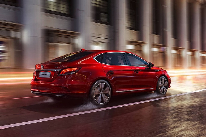 Альтернатива Skoda Octavia: в России стартуют продажи лифтбека MG 6