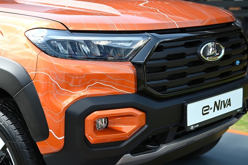 Электрическая Lada e-Niva Travel дебютировала на полях ПМЭФ в статусе концепта