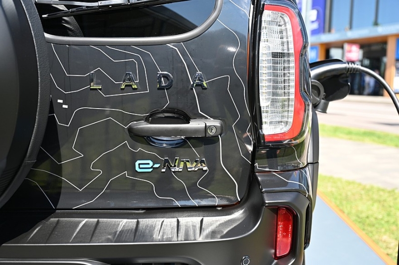 Электрическая Lada e-Niva Travel дебютировала на полях ПМЭФ в статусе концепта