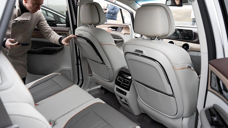 Forthing назвал стоимость минивэна Yacht местной сборки и снизил ценник кроссовера T5 Evo