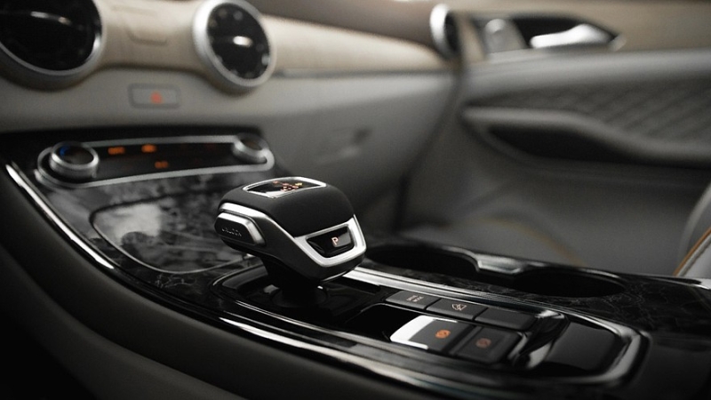 Forthing назвал стоимость минивэна Yacht местной сборки и снизил ценник кроссовера T5 Evo