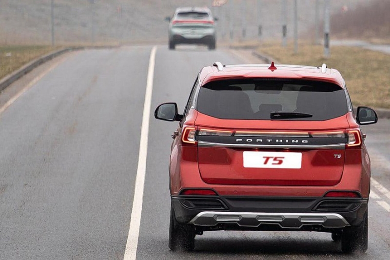 Кроссовер Forthing T5 российской сборки оказался дешевле 2 миллионов рублей