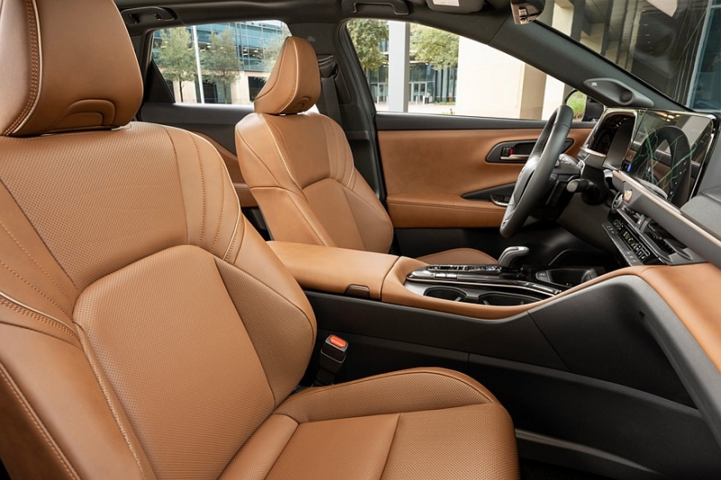 Кроссовер Toyota Crown Signia выходит на рынок: размером с Highlander, но на замену Venza