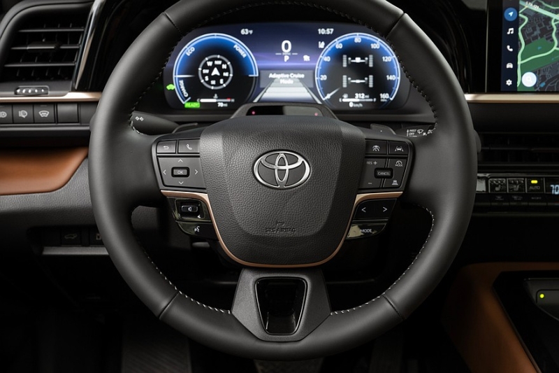 Кроссовер Toyota Crown Signia выходит на рынок: размером с Highlander, но на замену Venza