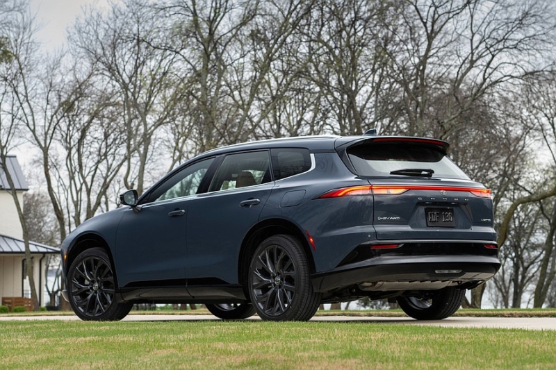 Кроссовер Toyota Crown Signia выходит на рынок: размером с Highlander, но на замену Venza