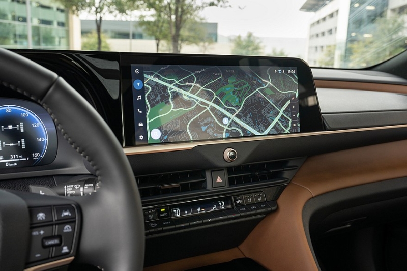 Кроссовер Toyota Crown Signia выходит на рынок: размером с Highlander, но на замену Venza