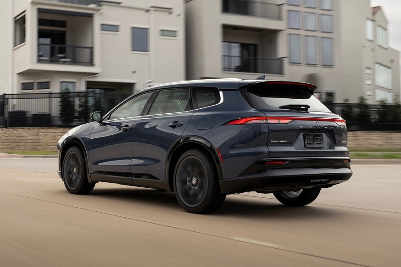 Кроссовер Toyota Crown Signia выходит на рынок: размером с Highlander, но на замену Venza