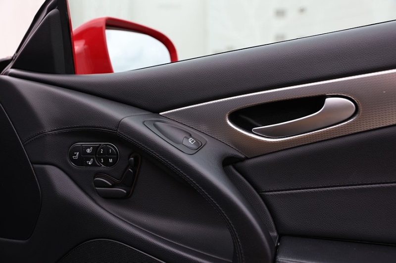 Mercedes-Benz SL V (R230) с пробегом: ужасы уличных машин и громоздкая электрика