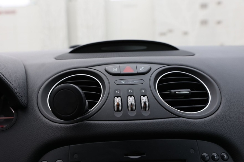 Mercedes-Benz SL V (R230) с пробегом: ужасы уличных машин и громоздкая электрика