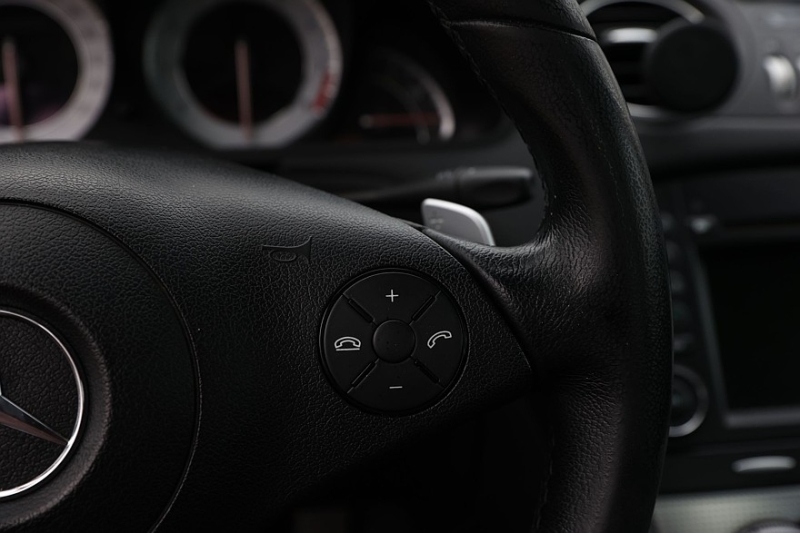 Mercedes-Benz SL V (R230) с пробегом: ужасы уличных машин и громоздкая электрика