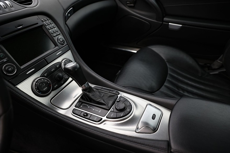 Mercedes-Benz SL V (R230) с пробегом: ужасы уличных машин и громоздкая электрика