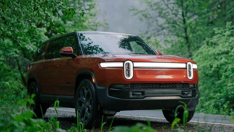 Обновлённые Rivian R1S и R1T: короче проводка, мощнее двигатели, больше запас хода