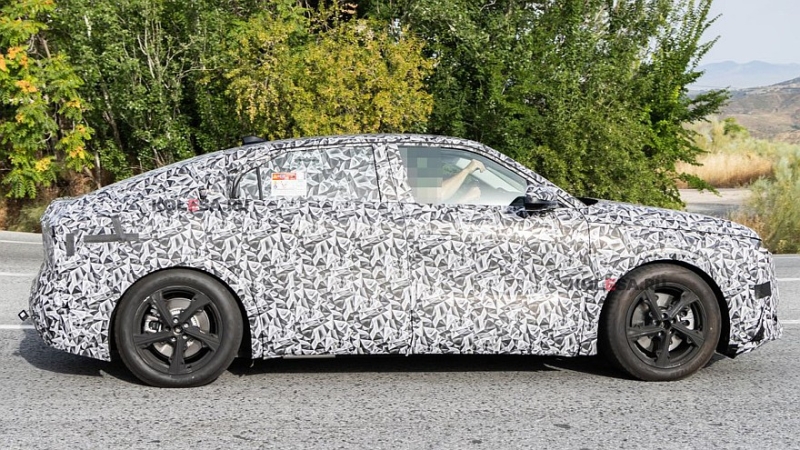 Stellantis готовит флагманский кроссовер DS 8: новинка проехалась на камеру