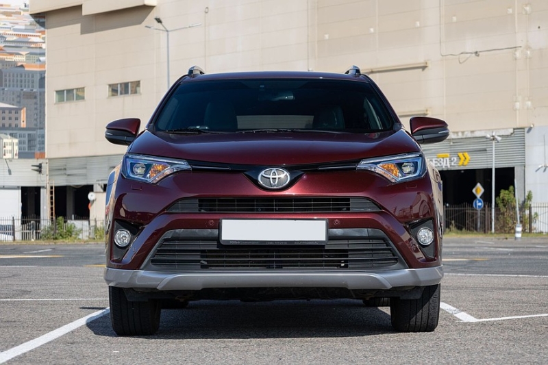 Toyota RAV4 IV (XA40) с пробегом: дизель от BMW, дешевый вариатор и ступицы-расходники