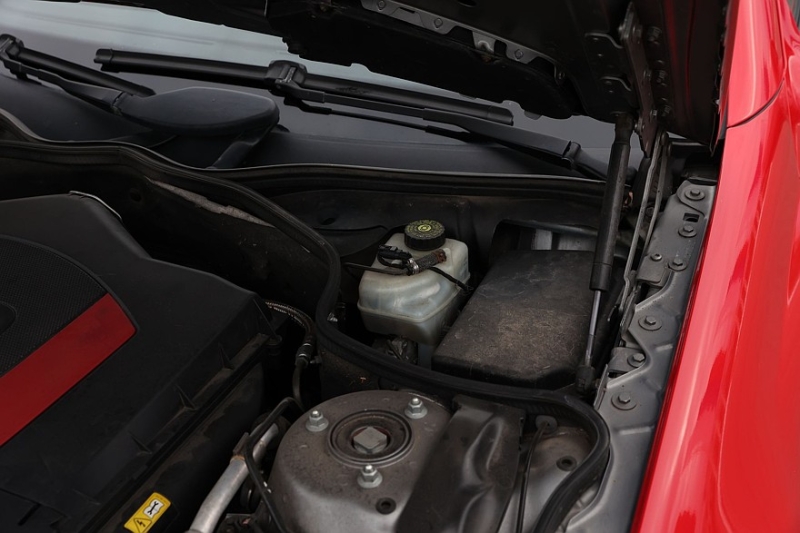 Mercedes-Benz SL V (R230) с пробегом: сложности SBC, дорогая подвеска и мрак новых моторов