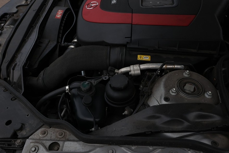 Mercedes-Benz SL V (R230) с пробегом: сложности SBC, дорогая подвеска и мрак новых моторов