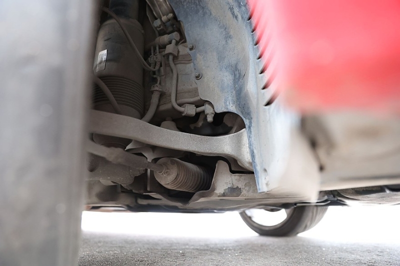 Mercedes-Benz SL V (R230) с пробегом: сложности SBC, дорогая подвеска и мрак новых моторов