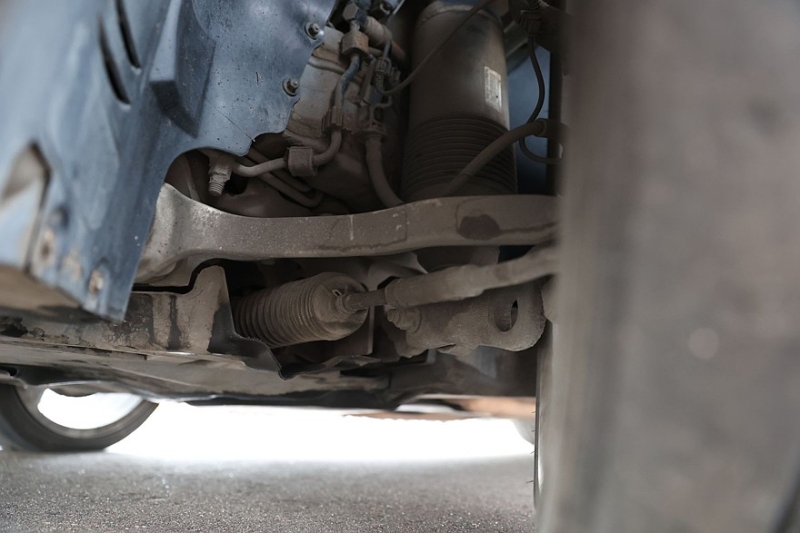 Mercedes-Benz SL V (R230) с пробегом: сложности SBC, дорогая подвеска и мрак новых моторов