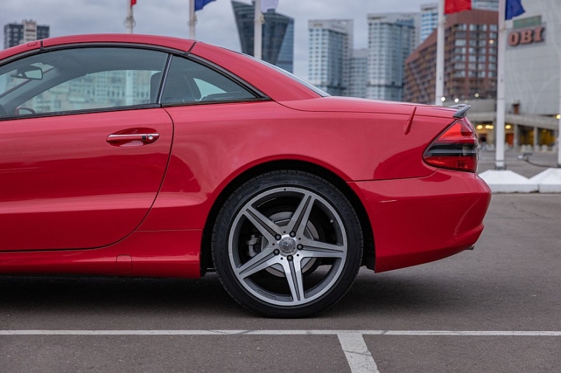 Mercedes-Benz SL V (R230) с пробегом: сложности SBC, дорогая подвеска и мрак новых моторов