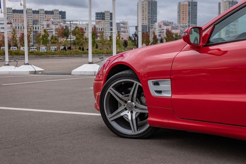 Mercedes-Benz SL V (R230) с пробегом: сложности SBC, дорогая подвеска и мрак новых моторов