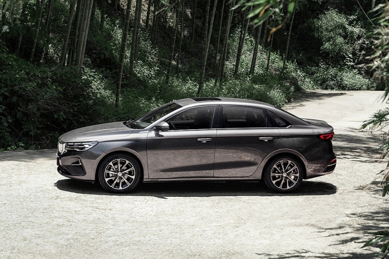 Обновлённый Geely Emgrand: свежие официальные кадры и дата премьеры