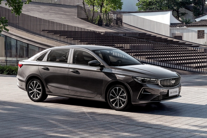 Обновлённый Geely Emgrand: свежие официальные кадры и дата премьеры