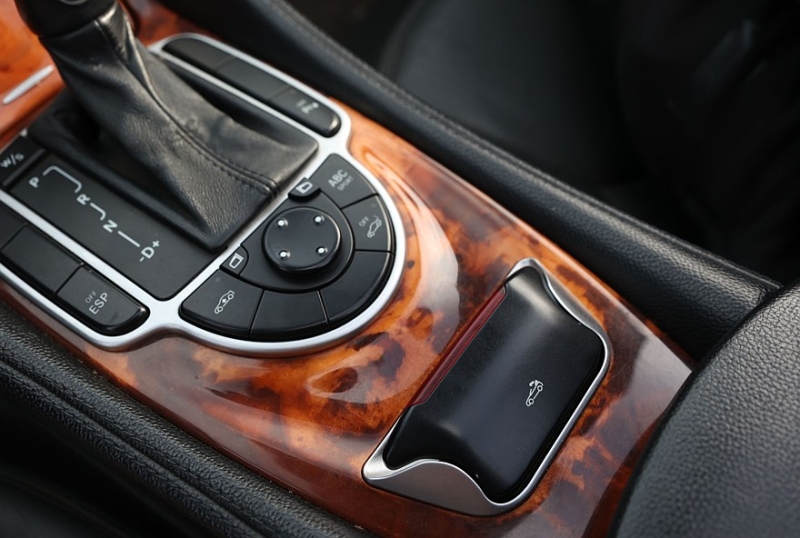 Прекрасен в движении, но так ли ужасен в содержании? Опыт владения Mercedes-Benz SL500 V R230