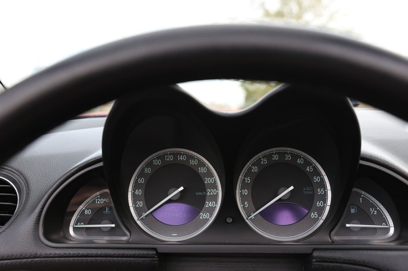 Прекрасен в движении, но так ли ужасен в содержании? Опыт владения Mercedes-Benz SL500 V R230