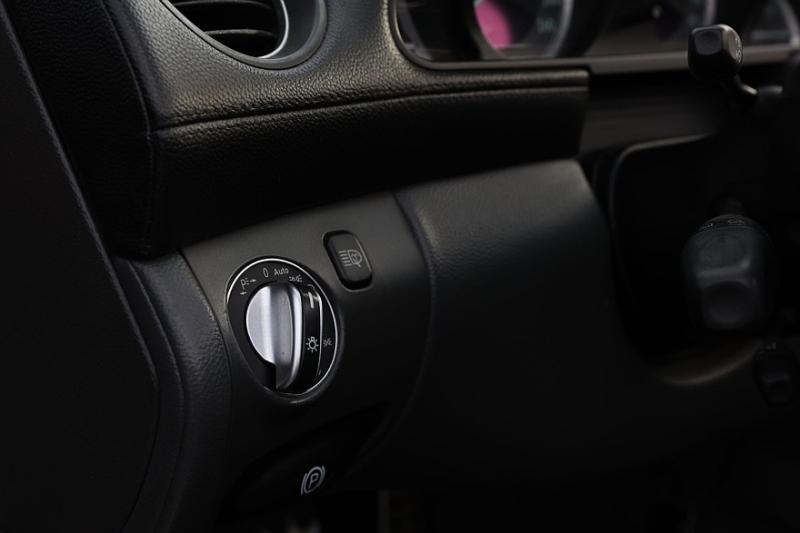 Прекрасен в движении, но так ли ужасен в содержании? Опыт владения Mercedes-Benz SL500 V R230