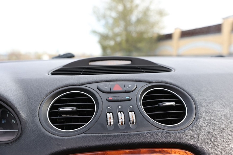 Прекрасен в движении, но так ли ужасен в содержании? Опыт владения Mercedes-Benz SL500 V R230