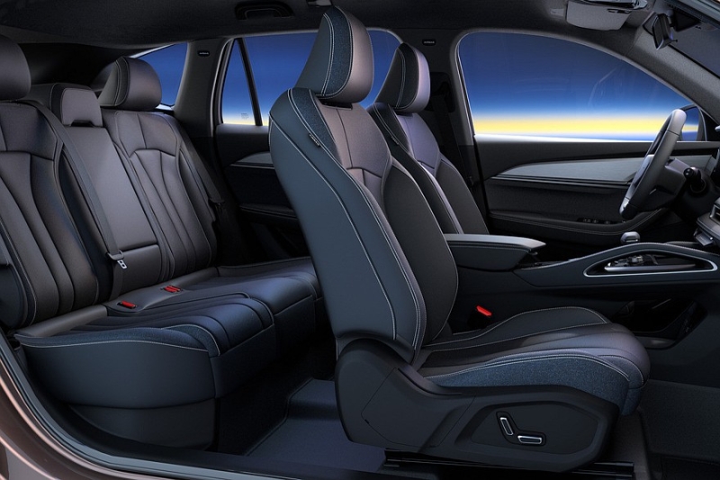 Renault Grand Koleos на базе Geely Monjaro стал успешным, несмотря на скандал и отсутствие цен