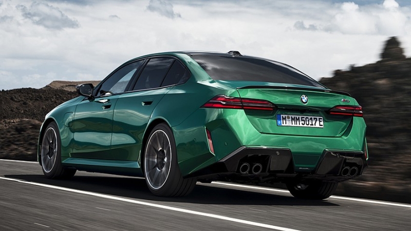 В BMW рассказали о дате дебюта нового «заряженного» универсала M5 Touring