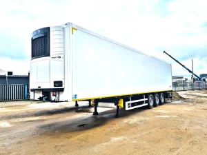 Полуприцеп-рефрижератор Schmitz: Надежность и Эффективность в Перевозке Грузов