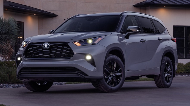 Toyota Highlander перешёл в 2025 модельный год с обновками и спецверсией 25th Edition