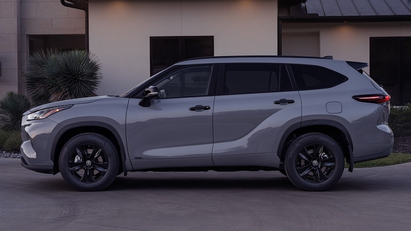 Toyota Highlander перешёл в 2025 модельный год с обновками и спецверсией 25th Edition