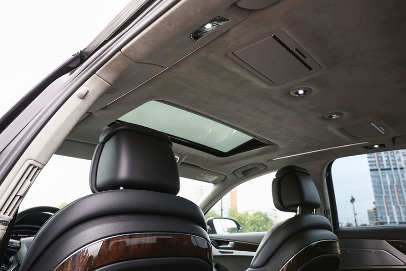 Audi A8 III (D4/4H) c пробегом: лобовое за 500 тысяч, фара за 800 и светодиоды по 15 рублей