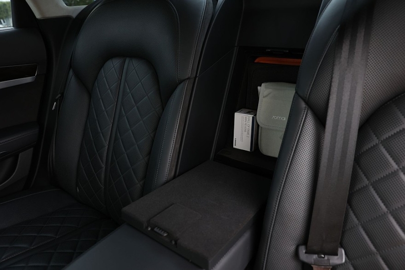 Audi A8 III (D4/4H) c пробегом: лобовое за 500 тысяч, фара за 800 и светодиоды по 15 рублей