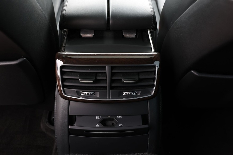 Audi A8 III (D4/4H) c пробегом: лобовое за 500 тысяч, фара за 800 и светодиоды по 15 рублей