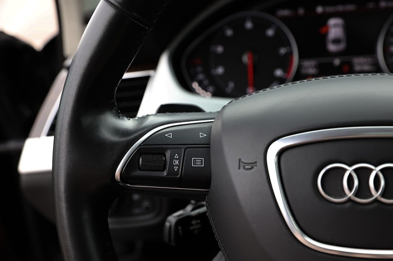 Audi A8 III (D4/4H) c пробегом: лобовое за 500 тысяч, фара за 800 и светодиоды по 15 рублей