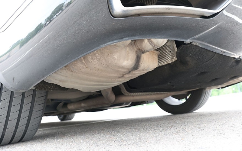 Audi A8 III (D4/4H) c пробегом: лобовое за 500 тысяч, фара за 800 и светодиоды по 15 рублей