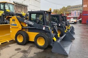 Применение мини-погрузчиков: универсальный инструмент для множества сфер