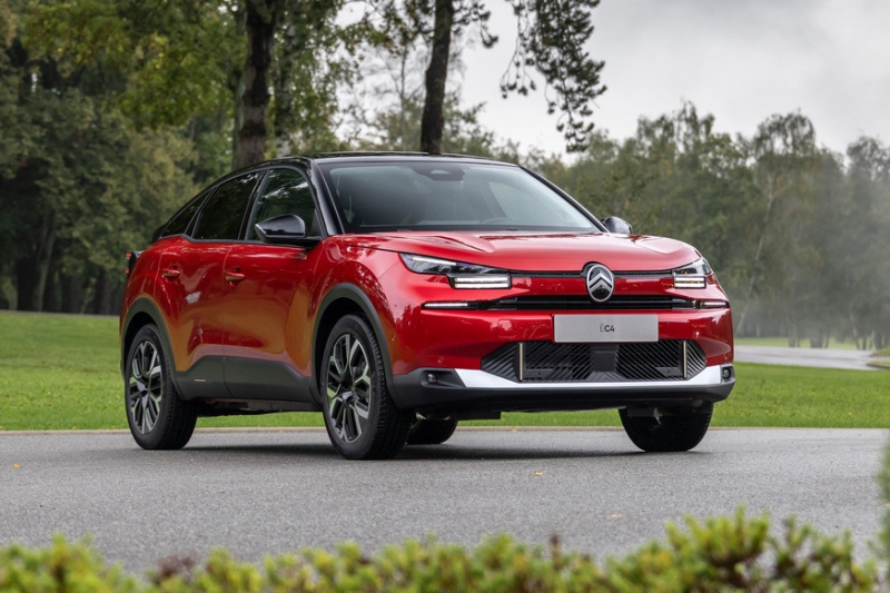 Рестайлинговые хэтчбек Citroen C4 и кросс-седан C4 X: пятидверке досталось больше обновок