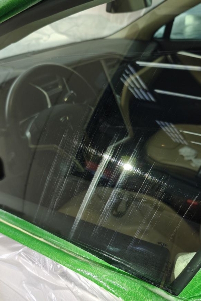 Сколы, трещины, полировка и эффект линзы: как ремонтируют автомобильные стёкла