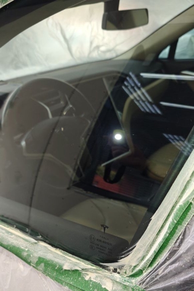 Сколы, трещины, полировка и эффект линзы: как ремонтируют автомобильные стёкла