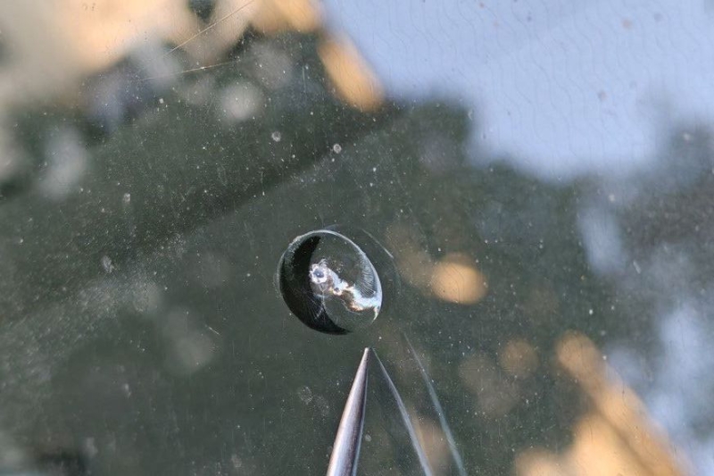 Сколы, трещины, полировка и эффект линзы: как ремонтируют автомобильные стёкла